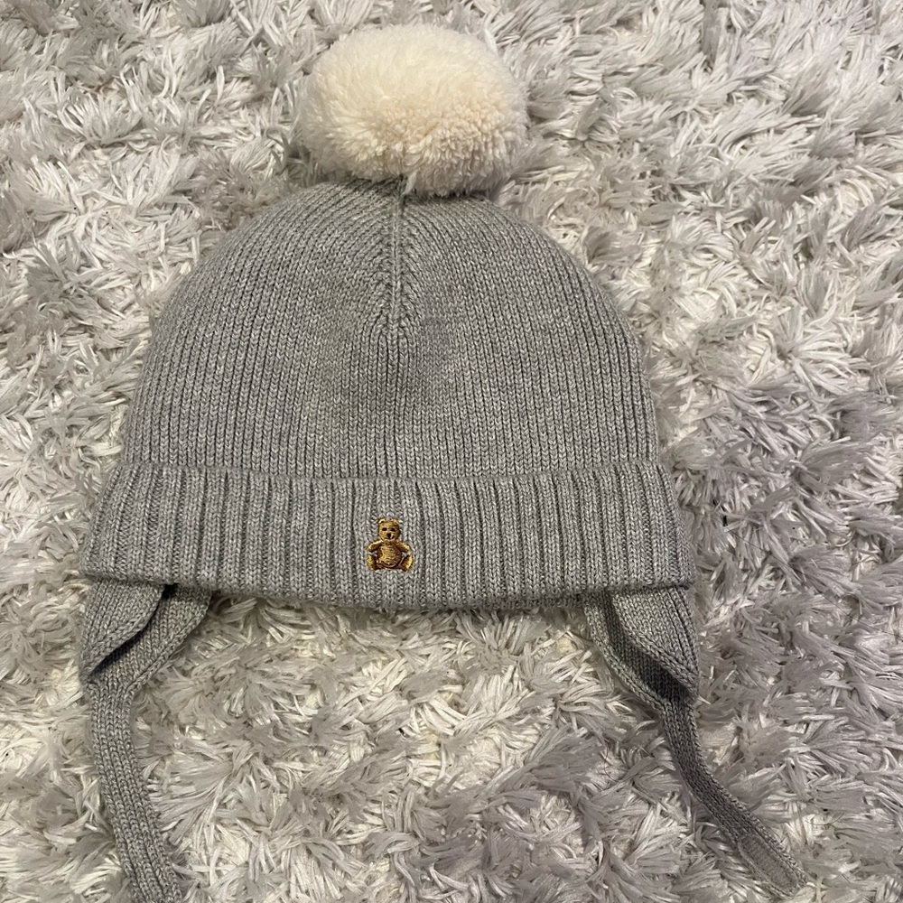 GAP Gray Knit Kids Hat with Cream Pom-Pom